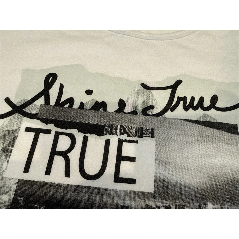 True Religion Men's White Graphic T-Shirt XL Short Sleeve Shine True Cotton